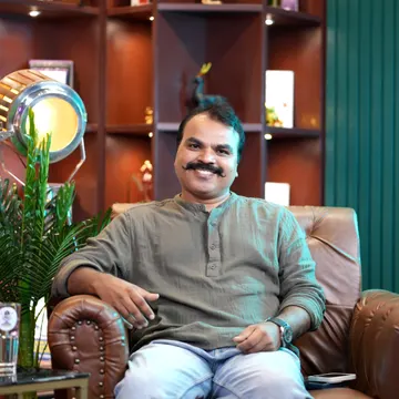 Swami Navikanand, guest on YTMahendra Podcast